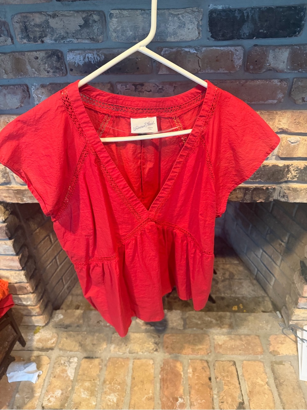 Universal Thread Vibrant Red V-Neck Flutter Sleeve Blouse Size Xl
